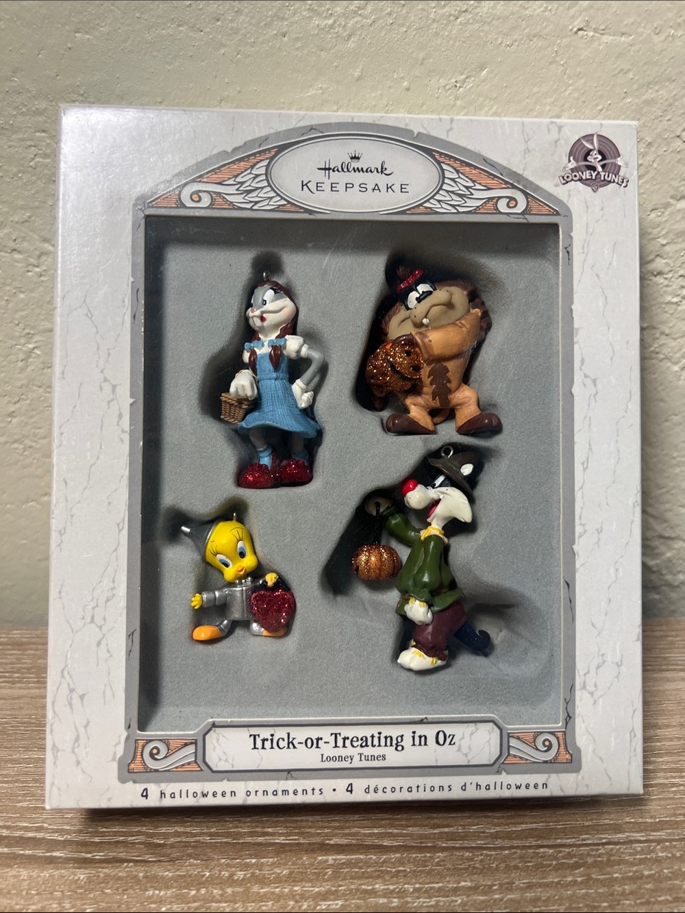 Trick-or-Treating in Oz Looney Tunes Hallmark Halloween Ornaments Never Used